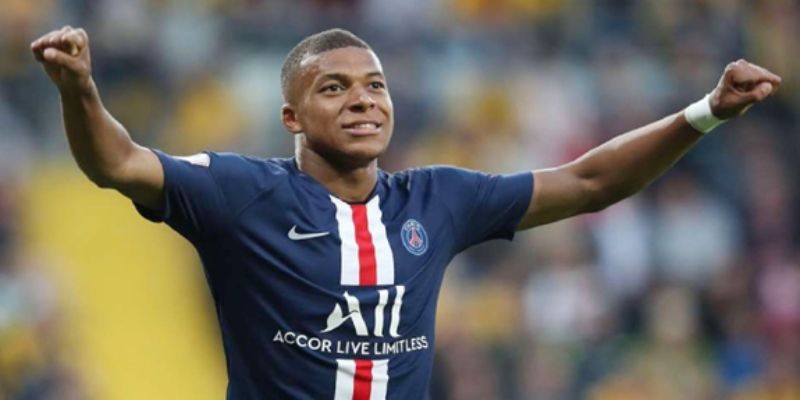 cau thu bong da Mbappé